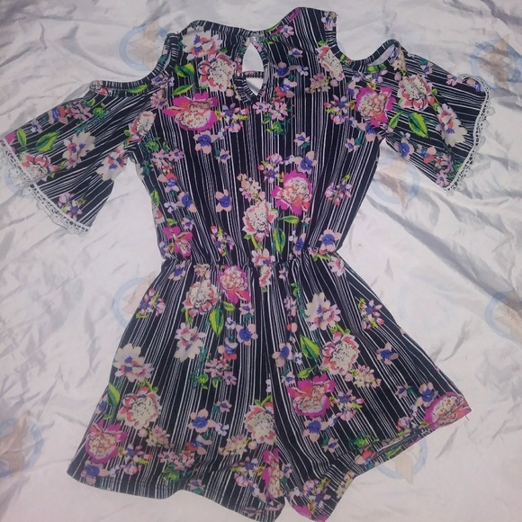 🌴 Magenta Romper - Picture 2 of 3